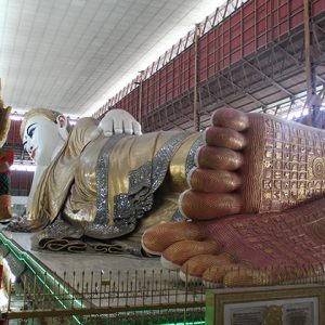 Chaukhtatkyi Reclining Buddha Image