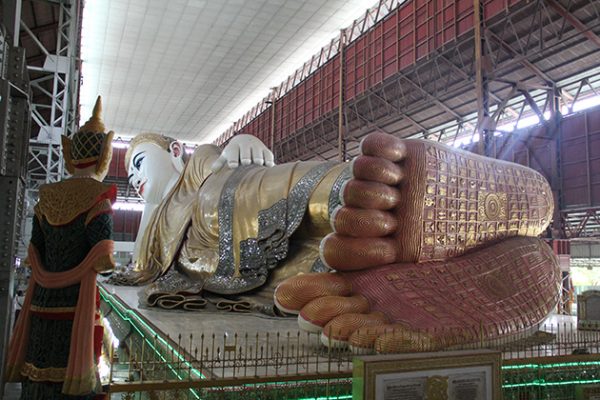 Chaukhtatkyi Reclining Buddha Image