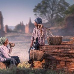 Grannies in Bagan -Burma tour 8 days