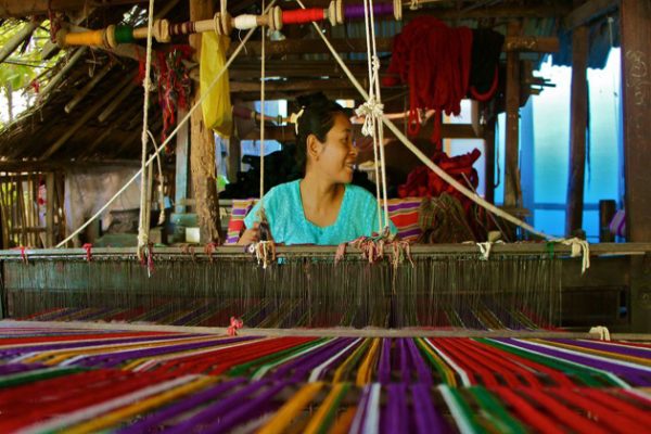 Pakkoku weaver