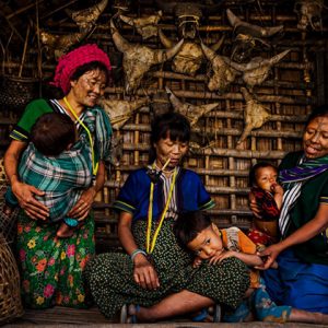 Tattooed-women-and-children-in-Chin-Village