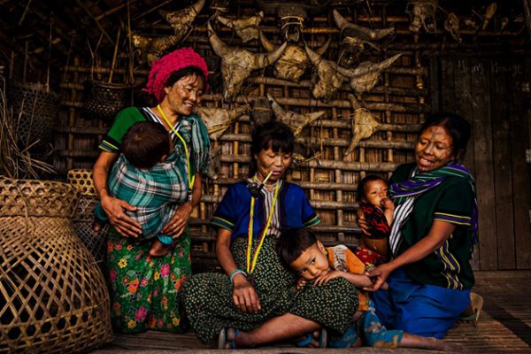 Tattooed-women-and-children-in-Chin-Village