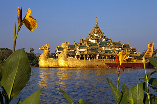 Golden Karaweik Barge, Floating Restaurant on the Kandawgyi Lake, Rangon, Myanmar, 