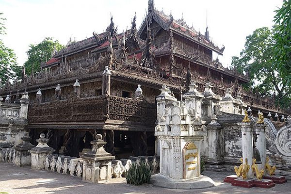 See the intricated wooden Shwenandaw Monastery in Myanmar itinerary 7 days