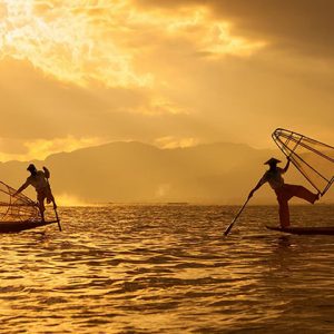 myanmar itinerary 7 days with a visit to Inle Lake to behold the sunset and fisherman