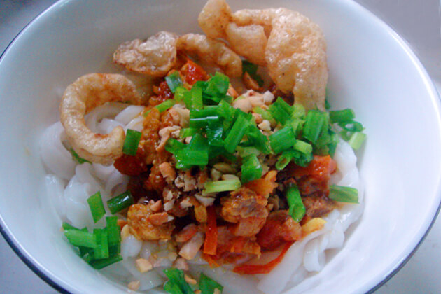 shan noodle is an easy to make Burmese dish