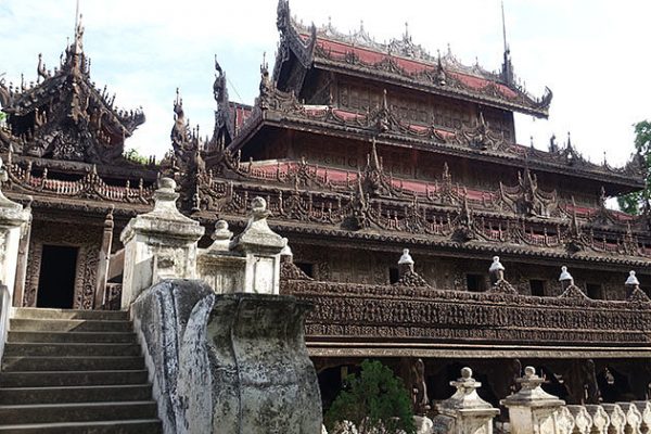 Myanmar 8 day itinerary with a visit to Shwenandaw Monastery in Mandalay