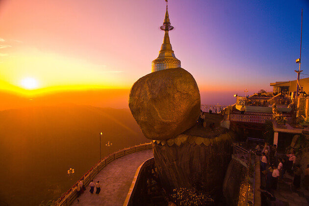 golden-rock-must see attractions in Myanmar