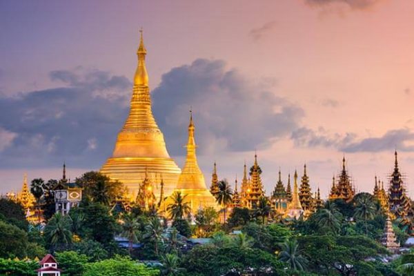 The-legendary-Shwedagon-Pagoda-in-Yangon