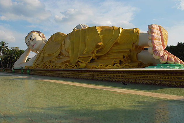 Admire the reclining Buddha Statue in Bago in Myanmar itinerary 5 days