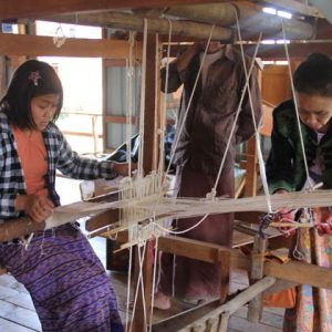 Explore the traditional lotus weaving in Inpawkon Village Inle Lake