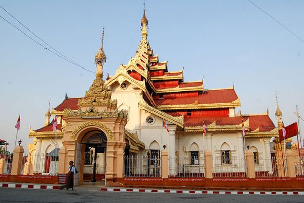Maha Myat Muni Pagoda in Kyaing Tong
