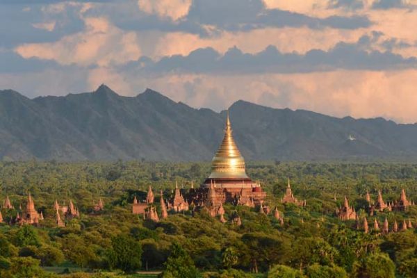 Shwesandaw Paya in Bagan