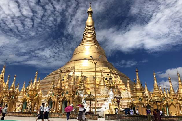 Yangon tour 4 days to the Shwedagon Pagoda