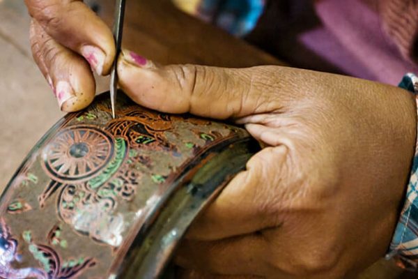 discover the art of Bagan lacquerware in Myanmar tour 10 days