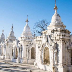 kuthodaw pagoda-where enshrines the largest book in the world