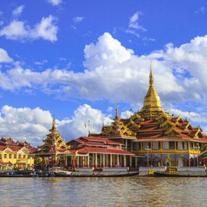 phaung daw oo paogda is the sacred temple in Inle Lake