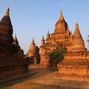 temples and pagodas in bagan - highlight of myanmar tours