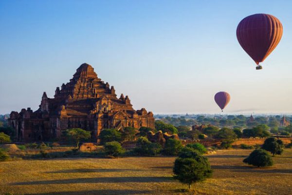 Bagan hot air balloon - Burma culture and beach tour