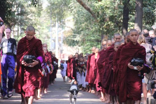 Monks at Mahagandaryone Monastery