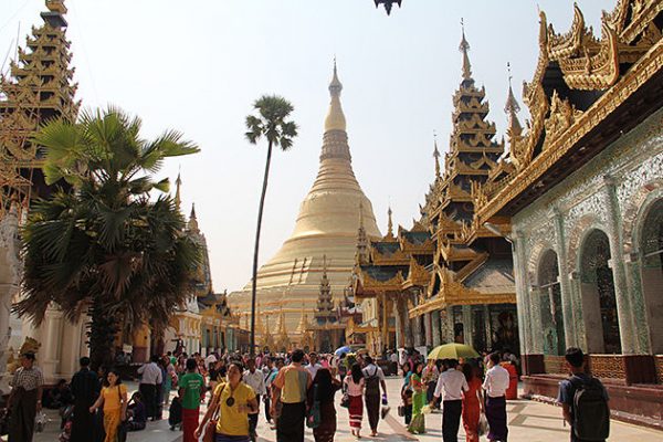 Shwedagon Pagoda in Yangon tour