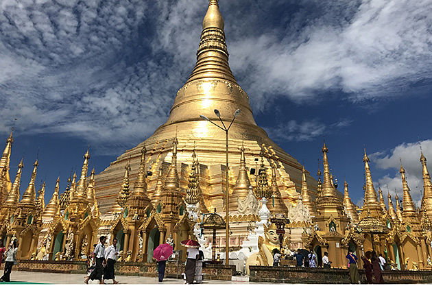 Shwedagon Pagoda-the manificent landmark of Yangon
