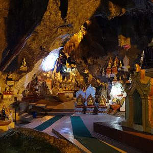 Golden Budhha images in Pindaya cave