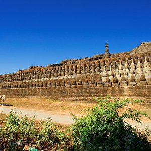 Mahabandola Monastery-a fantastic construction like a museum