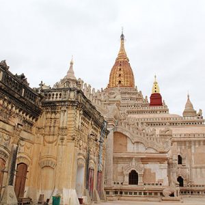 Myanmar tour to the Ananda Temple in Bagan