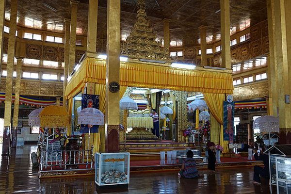 Phaung Daw Oo Pagoda in Inle Lake