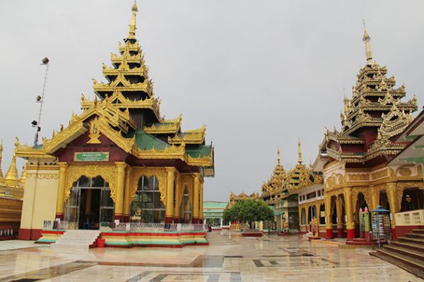 Shwe maw daw pagoda in Bago