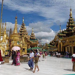 Tourist in Shwedagon Pagoda