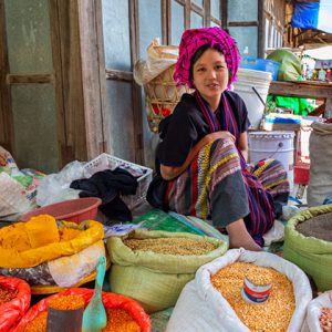 a pao woman at the market