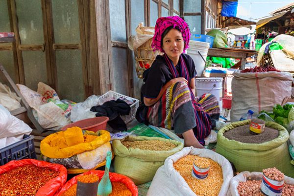 a pao woman at the market