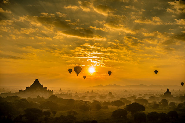 balloon trip-a highlight of Bagan in in myanmar thailand holiday package