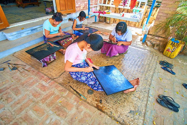 lacquerware workshop in bagan