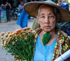 local granny in bagan tour package