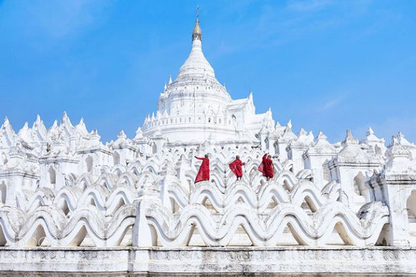 snaking terraced of the impressive Hsinbyume Temple