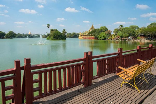 Kandawgyi Lake