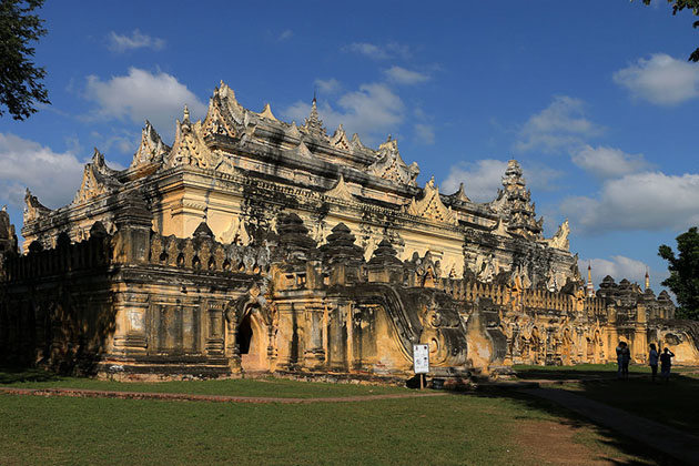 Maha Aung Myea Bonzan monastery