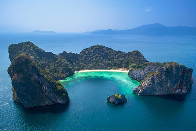 Myieik archipelago-best place for relaxing in Myanmar luxury tours