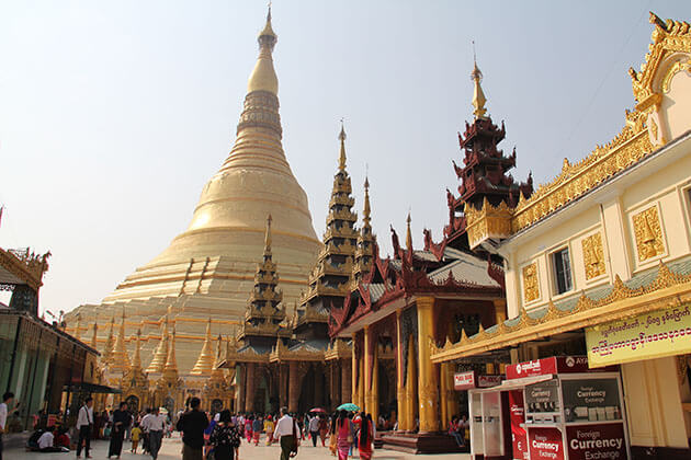 Shwedagon-Pagoda-the-most-prominent-landmarks-in-Yangon