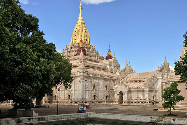 ananda temple-the architectural masterpiece of Bagan