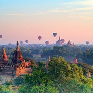 hot air balloon in Bagan - the highlight of Myanmar tour