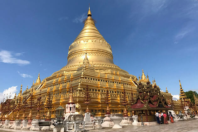 the golden stupa of Shwezigon pagoda