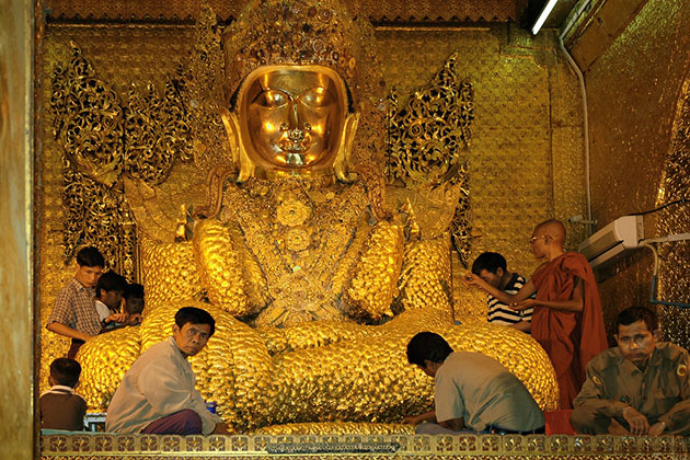 mahamuni buddha image attraction for myanmar beach holiday