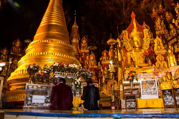 pilgrims in pindaya cave