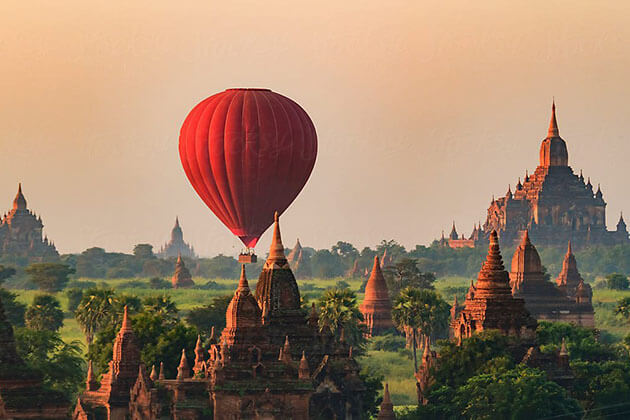 the morning hot air balloon is the best way to see 3000 temples of bagan