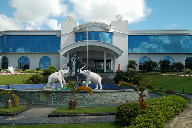 Naypyidaw Gem Museum - Naypydaw day trips