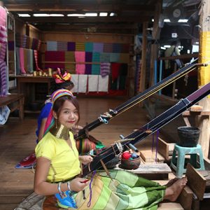 inle lake longneck girls